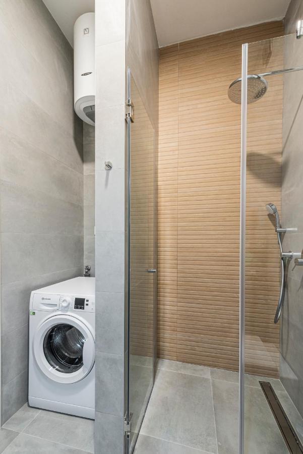 Vertigo Modern Studio-Free Private Parking-Fast Wi-Fi Novi Sad Exterior foto